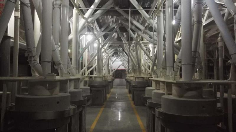 產(chǎn)品名稱：200噸石磨成套設(shè)備
產(chǎn)品型號：
產(chǎn)品規(guī)格：